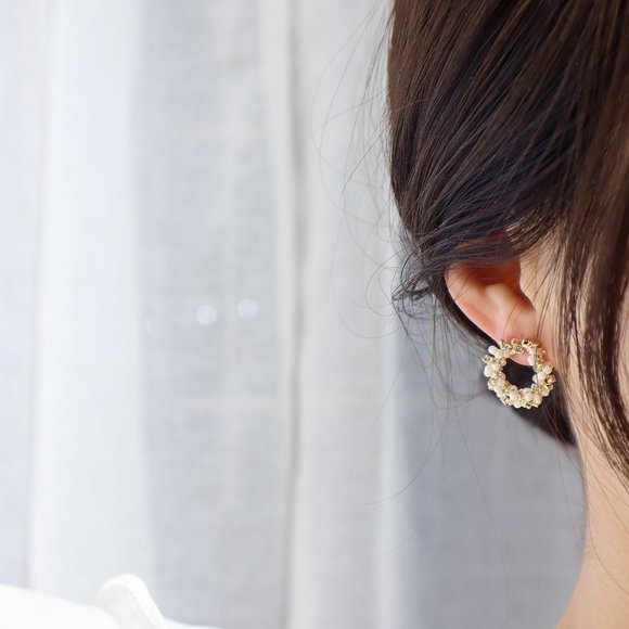 NEW 14K Gold Plated Diamond Bead Circle Stud Earrings - Picture 2 of 5